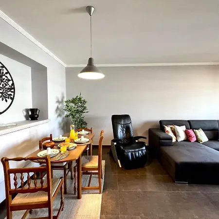 Panoramic With Pool By Homing Apartment