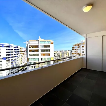Panoramic With Pool By Homing Apartment *